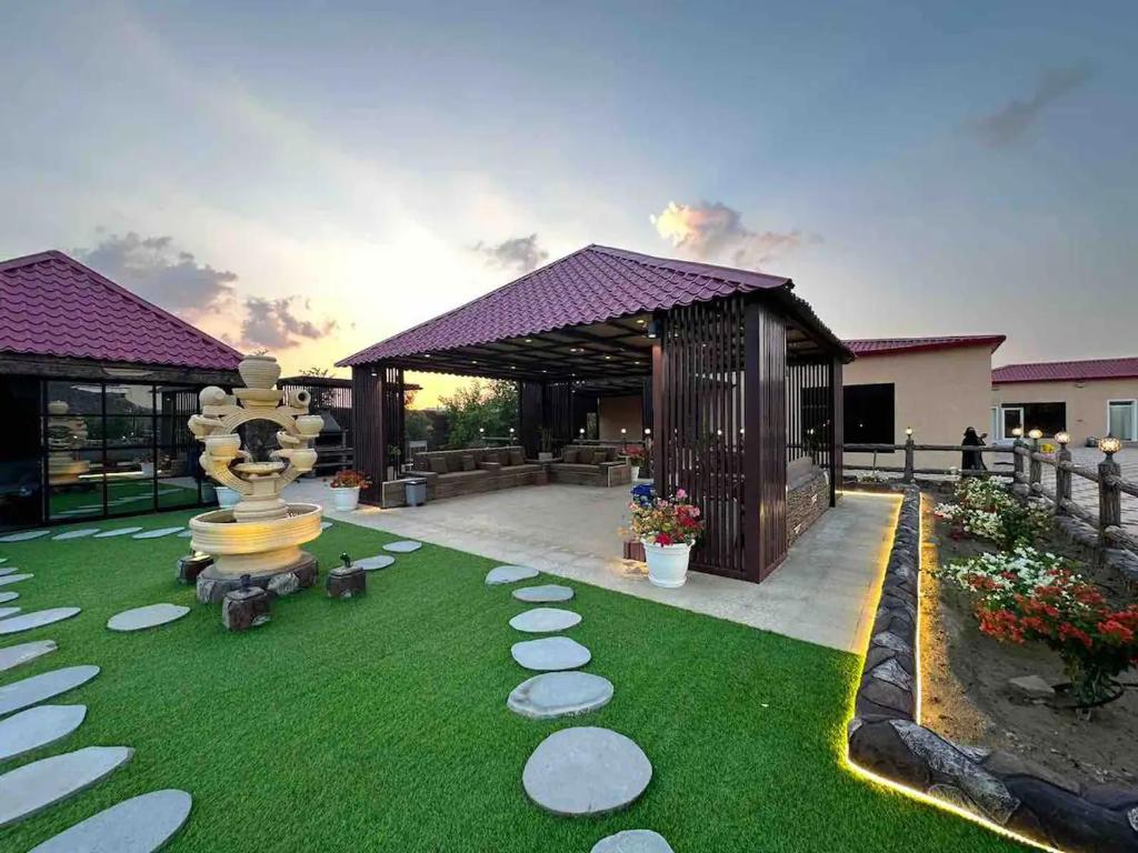 {
  "en-gb": "Elva farm"
}