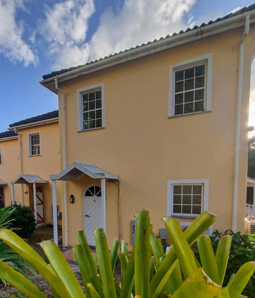 Comfy house on a hidden beach photo 3