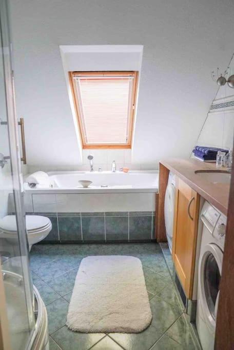 Comfortabele woning aan het water, hottub & kachel photo 4