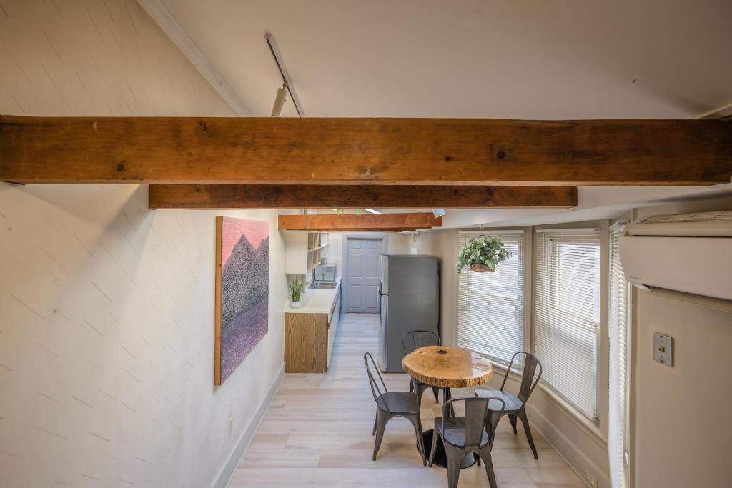 Row House Loft in Downtown Harrisburg near Hershey photo 3