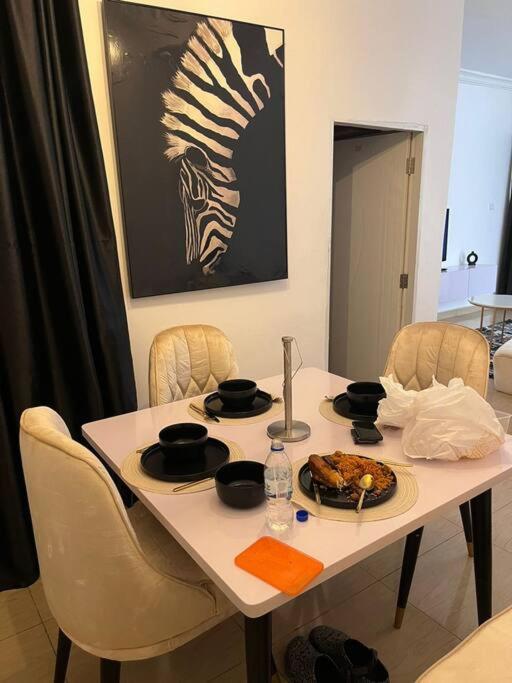 1Bedroom Apartment, Serene, Comfort & sophistication. Wuye, Abuja. photo 4