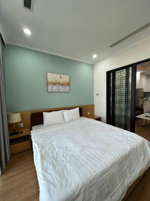 Vinhomes Royal city 1 bed room.