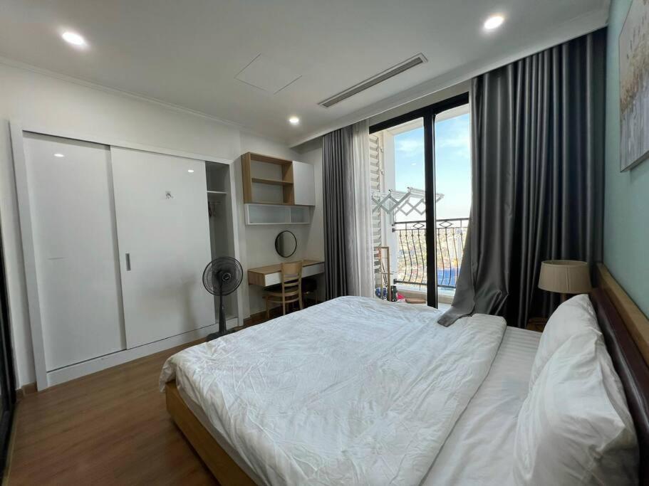 Vinhomes Royal city 1 bed room.