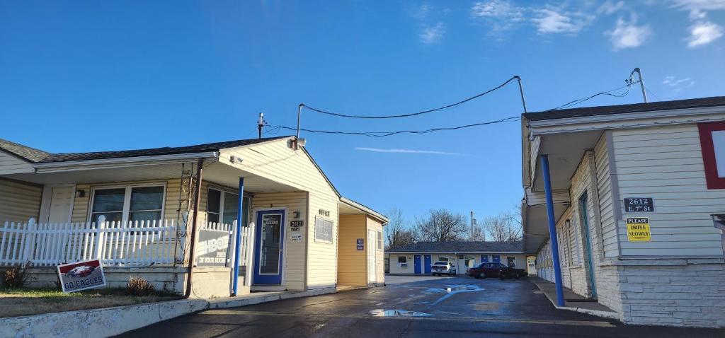 Plaza Motel photo 1