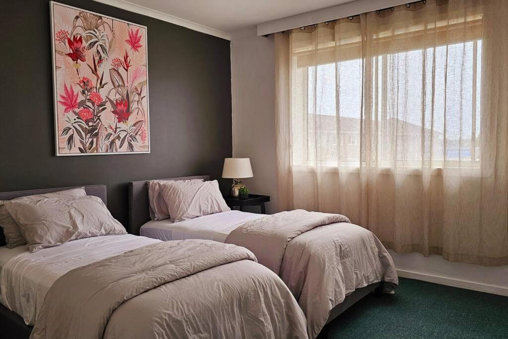2 Bed Apartment York Street Sale photo 2