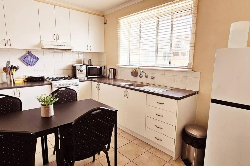 2 Bed Apartment York Street Sale photo 4