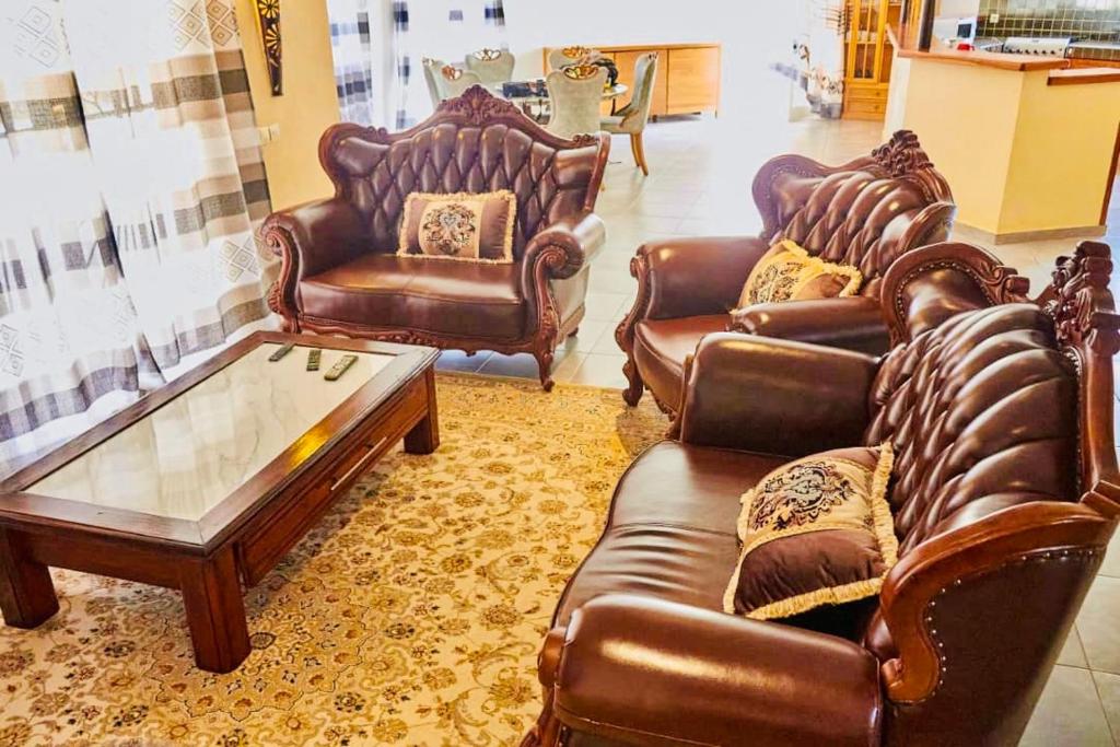 Sublime villa jaune photo 4