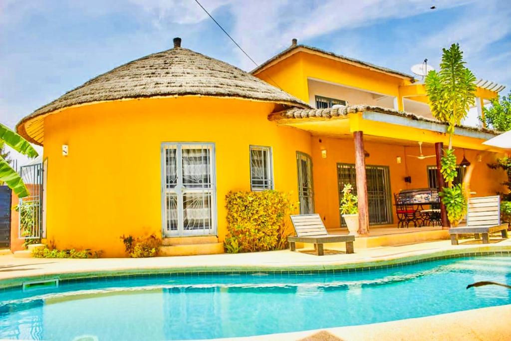 Sublime villa jaune