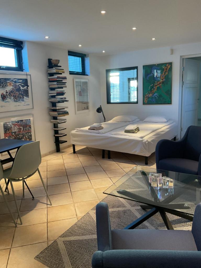 Exklusive rental of the Entire Spacious Ground Floor photo 4