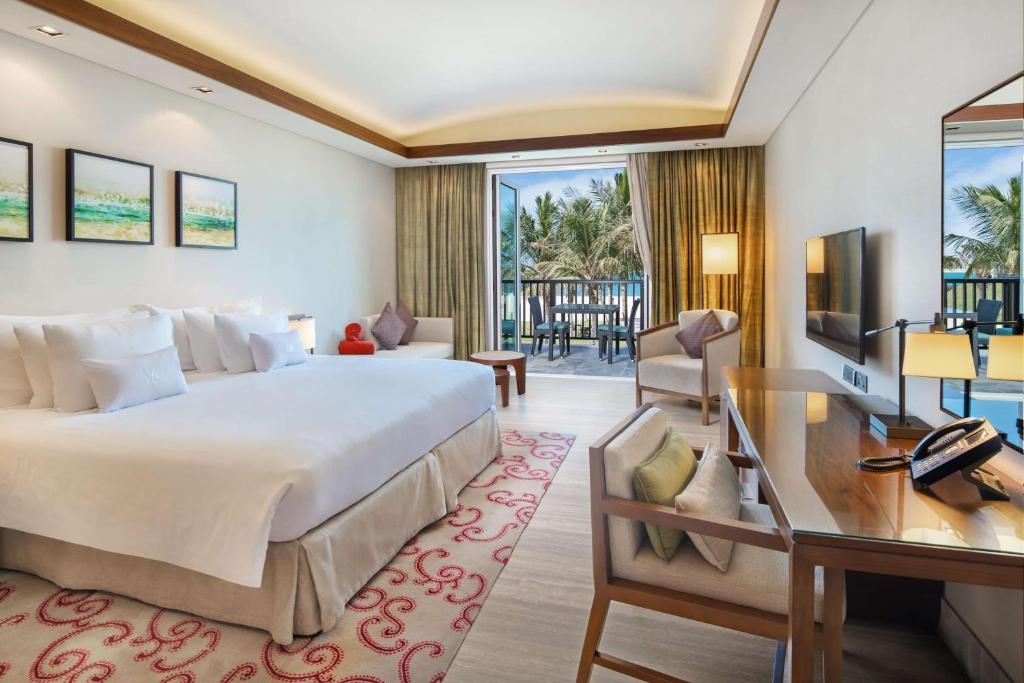 {
  "en-gb": "JA Palm Tree Court, Dubai"
} photo 2