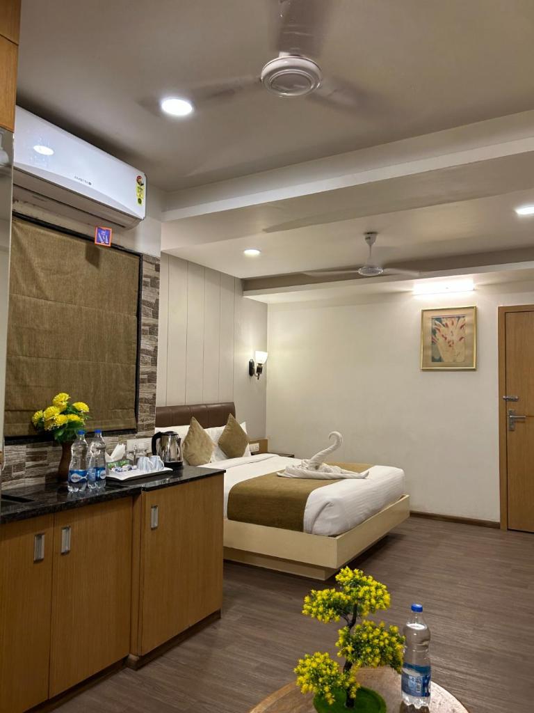 Hotel The Excellency photo 4