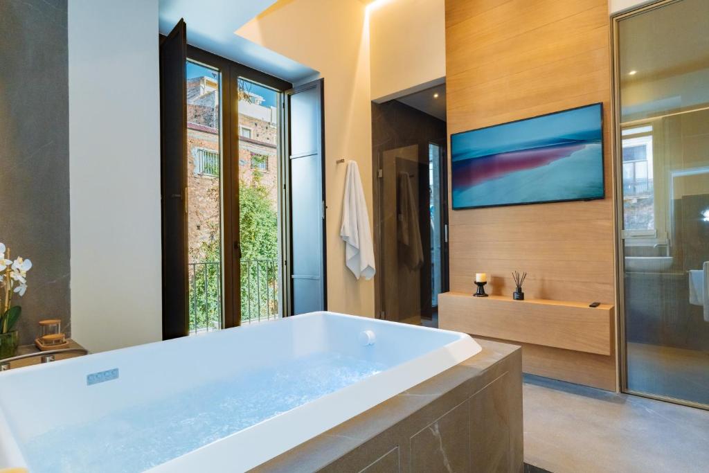ETNEA Suite 270 photo 1