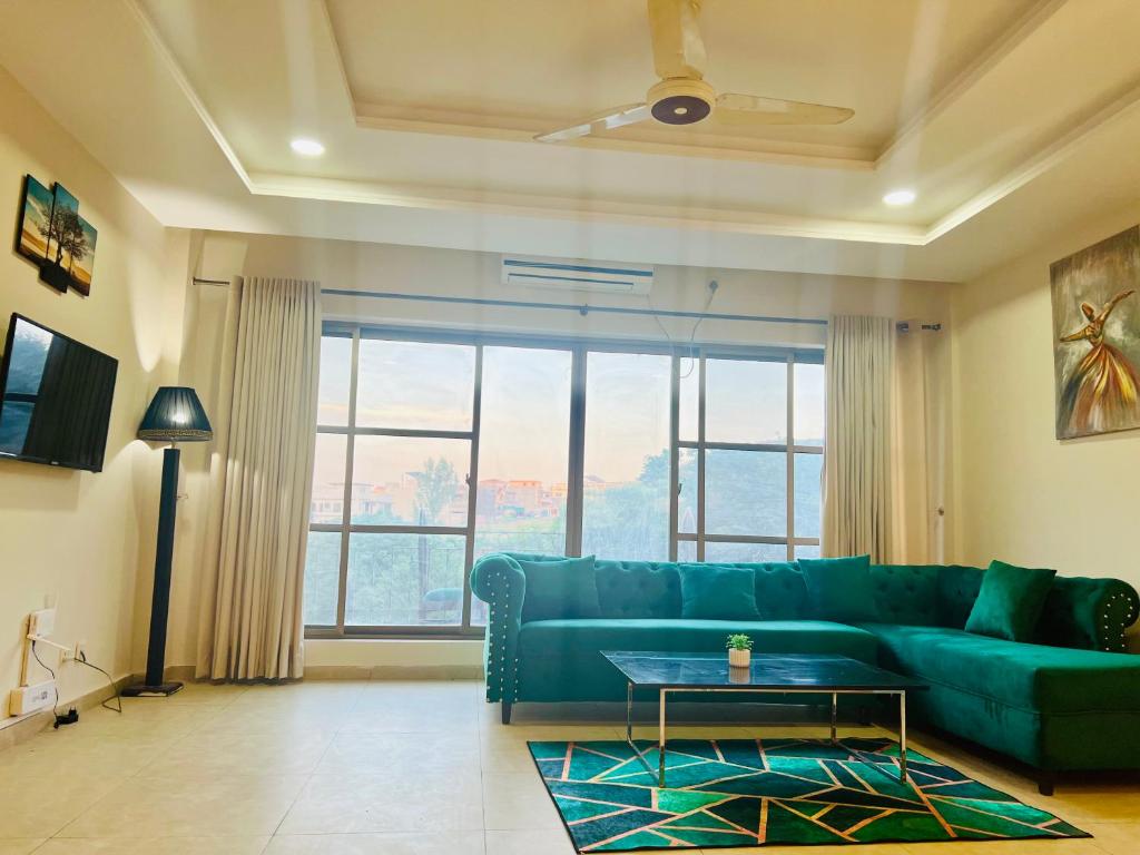 Executive one bedroom apartment in bahria hieghts photo 4