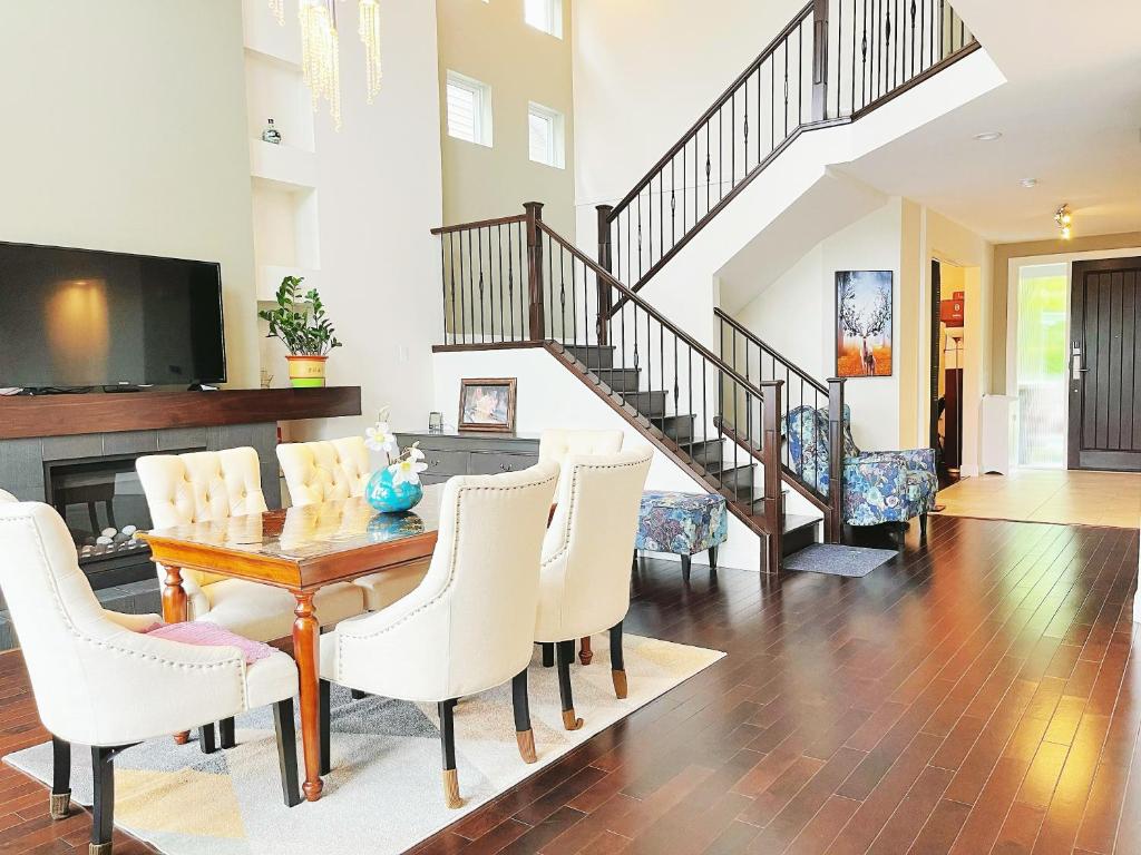 Derbyshire House photo 1