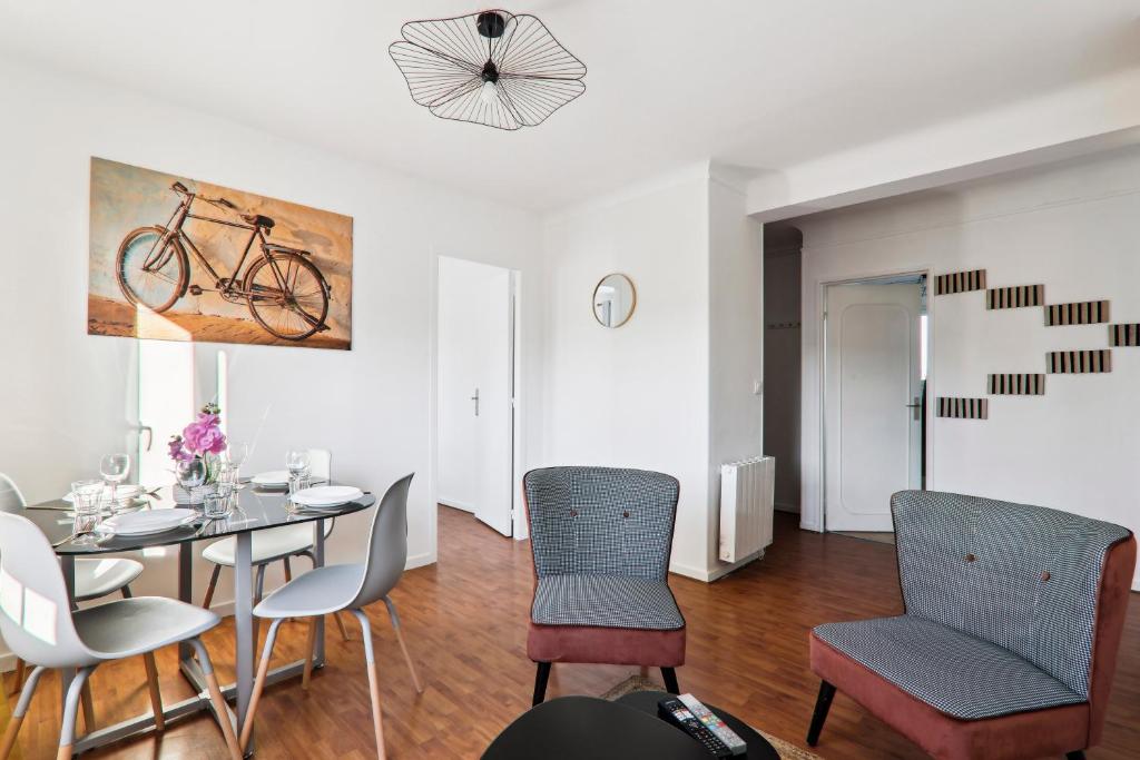 Chic and spacious apart with parking photo 1