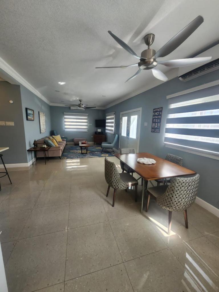 Shiloh Three Bedroom Beachfront w/private access photo 4