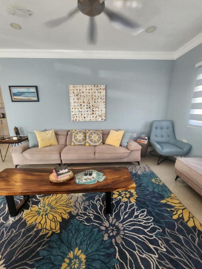 Shiloh Three Bedroom Beachfront w/private access