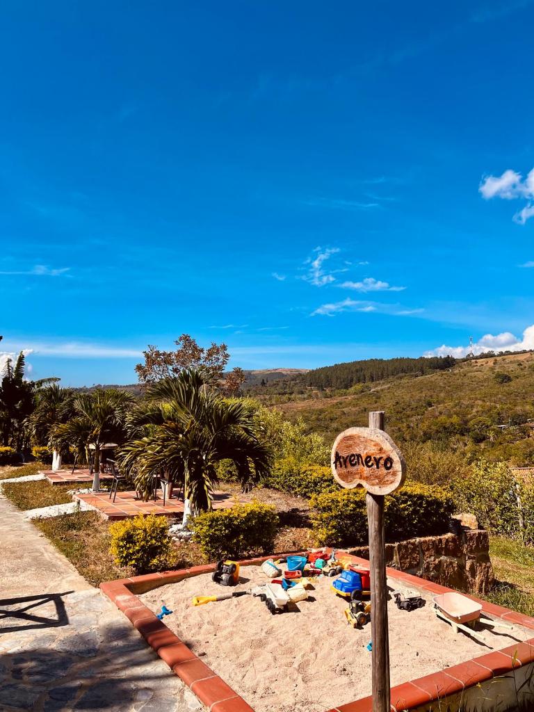 Hotel Campestre Palmas del Zamorano photo 4