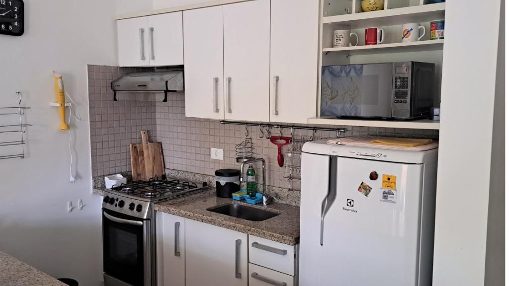 Flat Incrível Amarilis dentro da Riviera São Lourenço - Apto duplex exclusivo 2 quartos 80m2, varanda privativa, enxoval, wifi, cozinha completa e serviço de praia photo 2