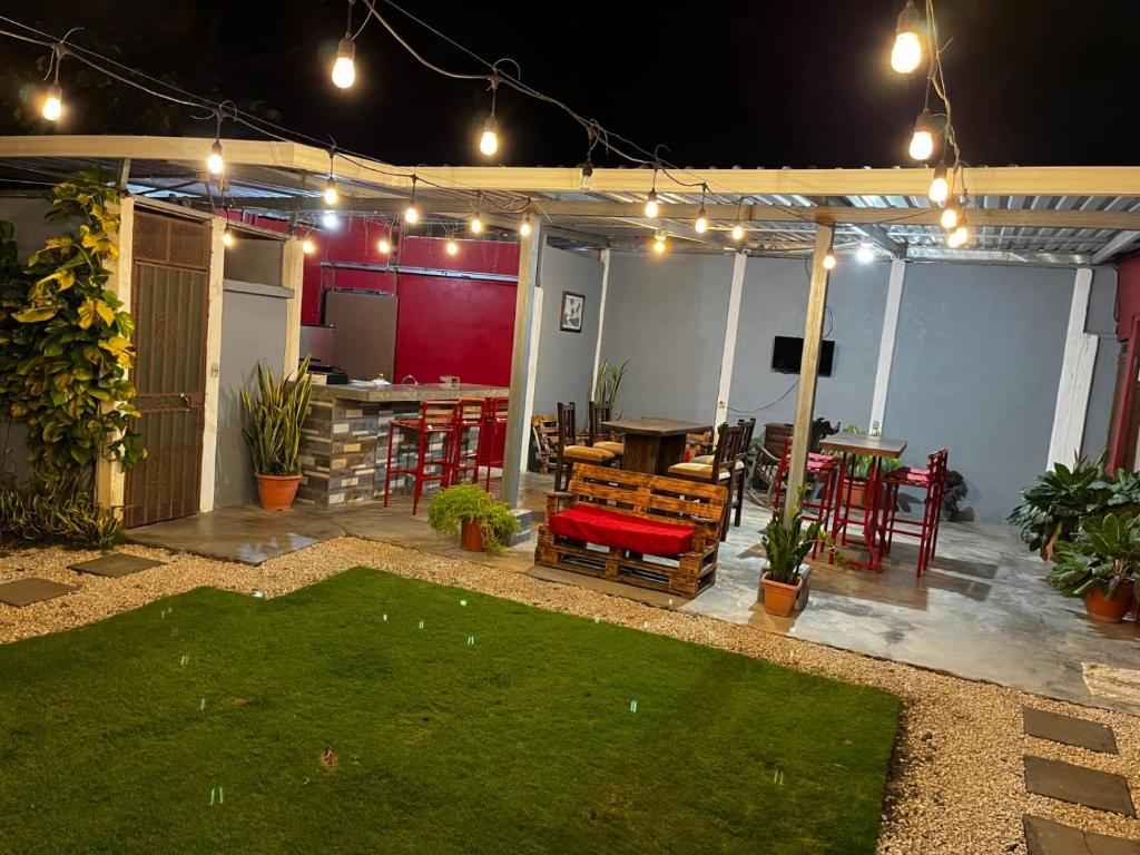Gamboa Lodging 1 photo 2