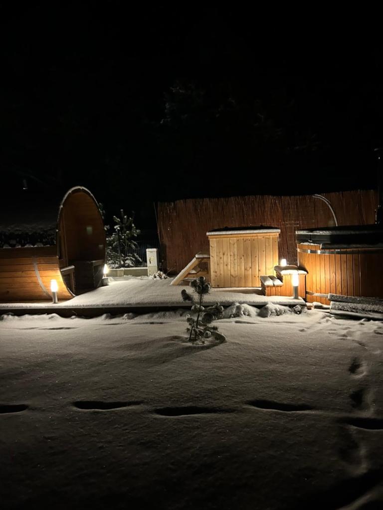 Domki trzy jeziora z zewnętrznym SPA - sauna, balia do schładzania i jacuzzi photo 2
