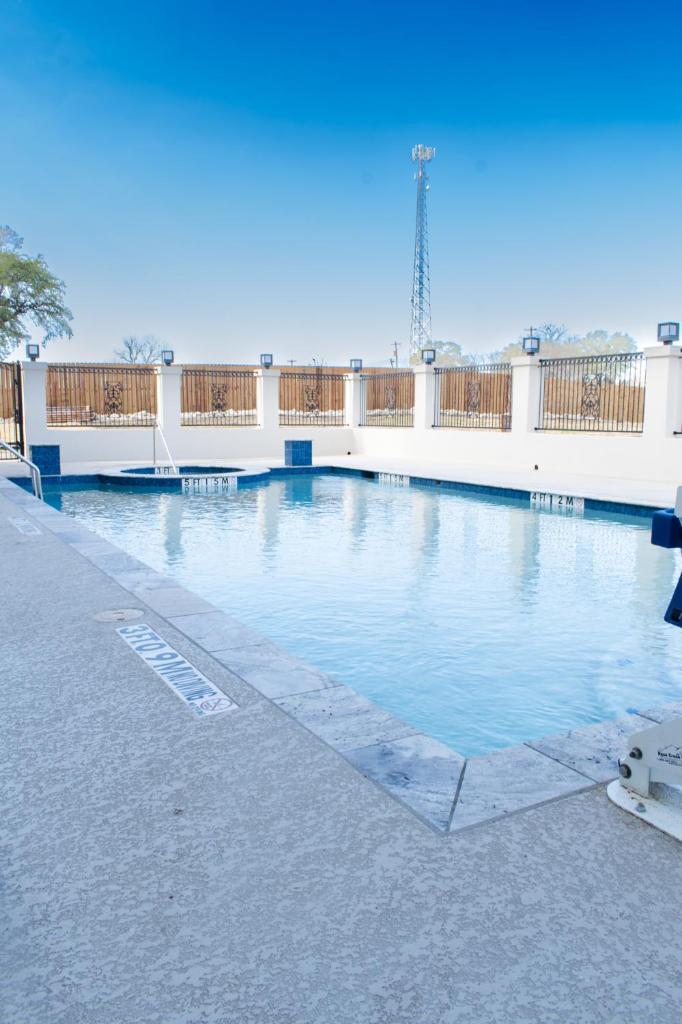 Holiday Inn Express Glen Rose, an IHG Hotel photo 3