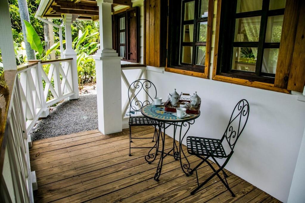 Monte Sagrado Reserve-100 acres Wellness River cabin photo 1
