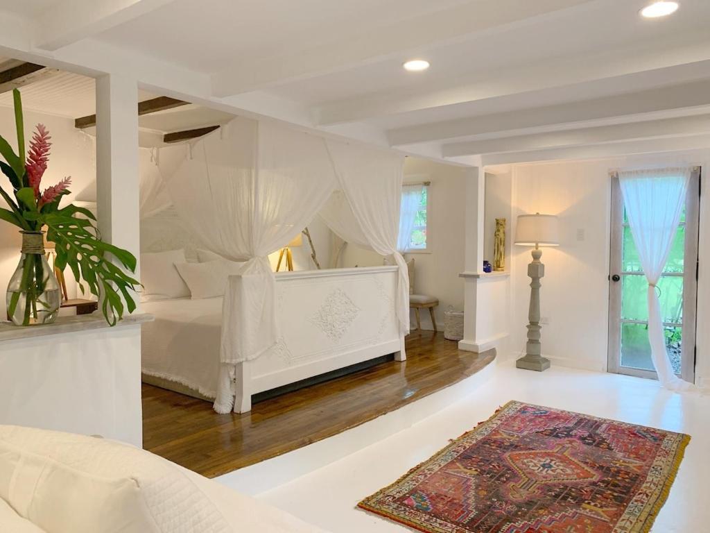 Monte Sagrado Reserve - wellnessTanama Riverfarm cabin