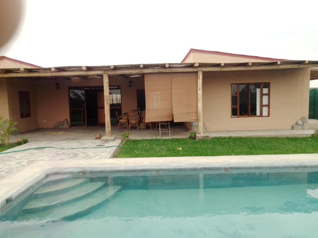 Casa de campo con piscina en chincha