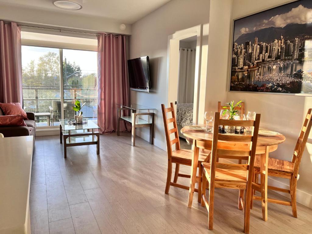 Warm and welcoming Spacious 2bedroom condo photo 3