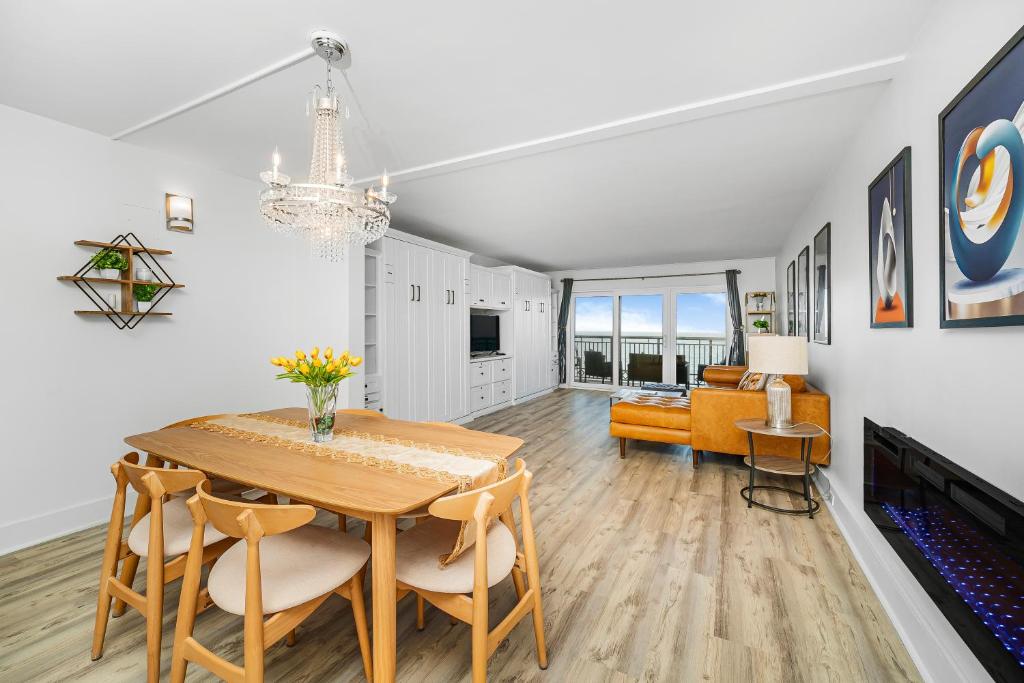 Oceanfront Jewel - Remodeled to Perfection photo 4