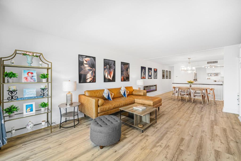 Oceanfront Jewel - Remodeled to Perfection photo 3