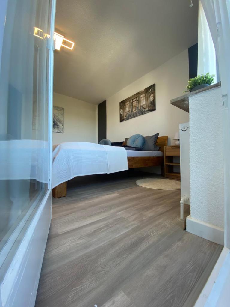 Apartment- Metzingen photo 1