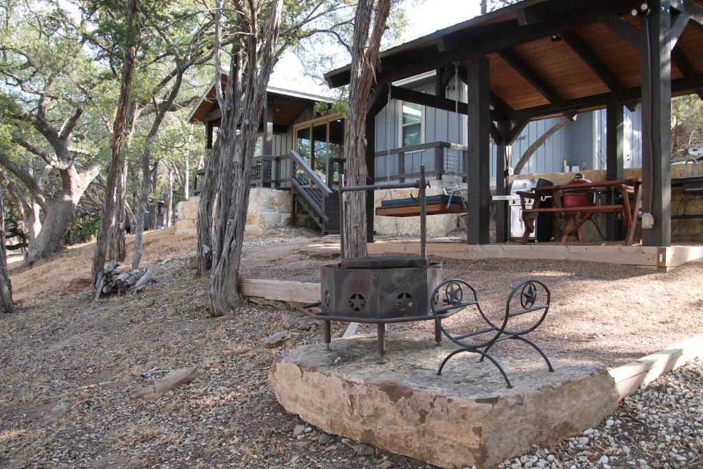 Longview Cabin image