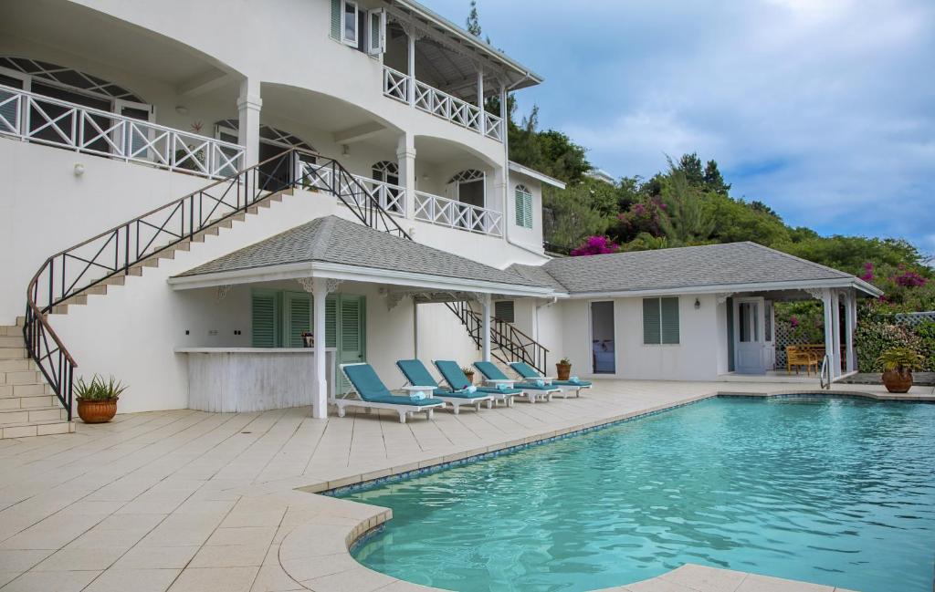 Zephyr Hill - 2 bedroom Villa with awe inspiring views villa photo 1