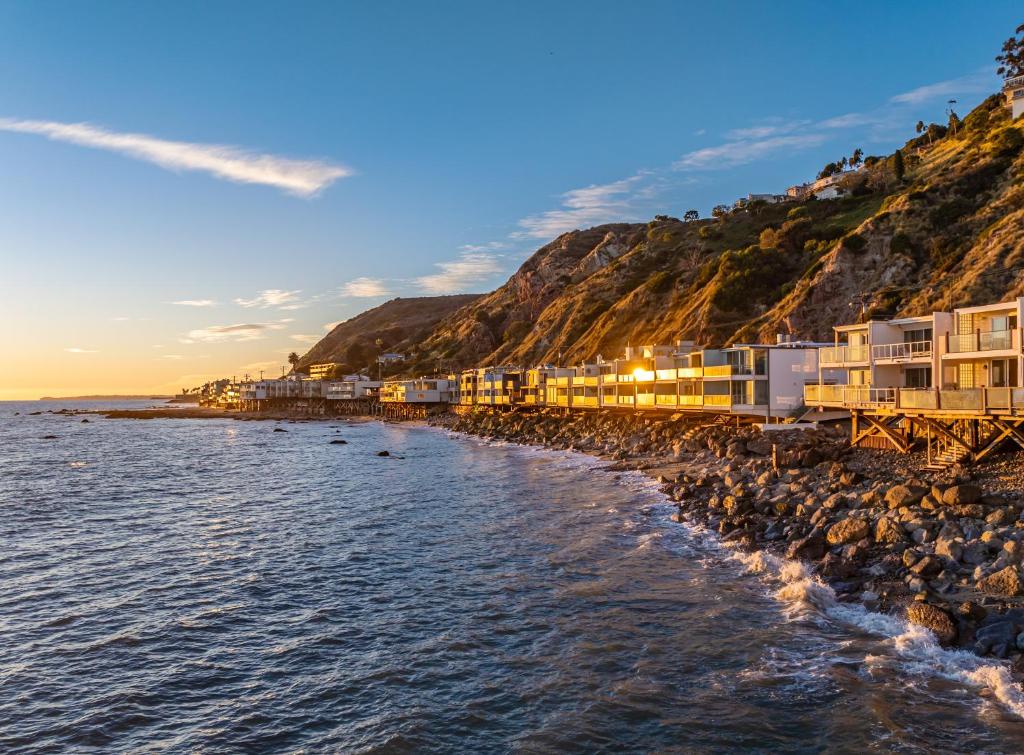 Blue Dolphin: An Oceanfront Malibu Sanctuary photo 4