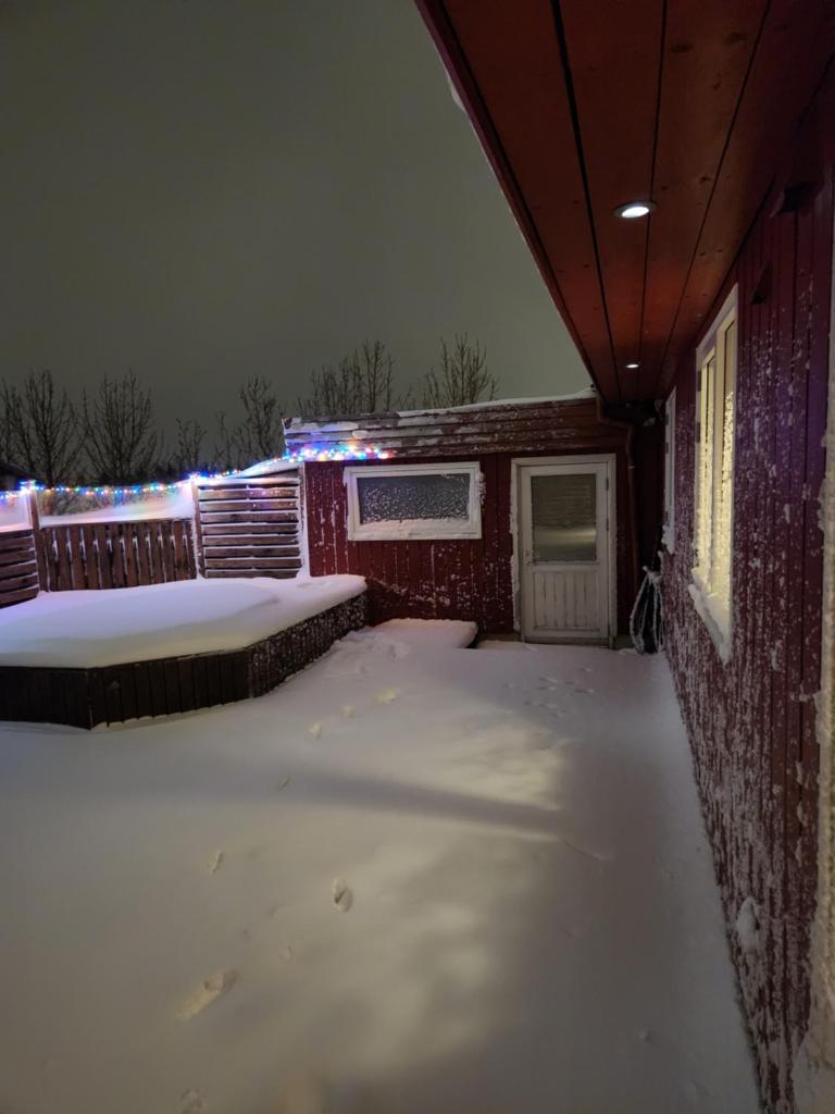 Pokój z prywatną łazienką i kuchnią z hot pot photo 1