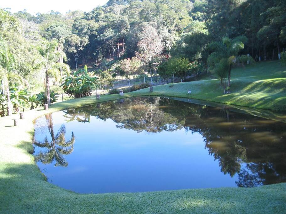 Linda chácara em Ibiuna com lago e piscina photo 2