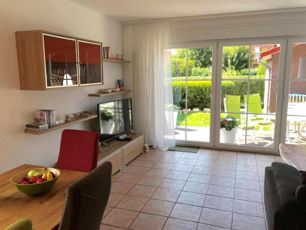 Holiday home family and dog photo 1