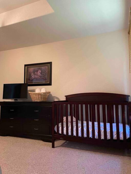 Suburban Family House photo 2