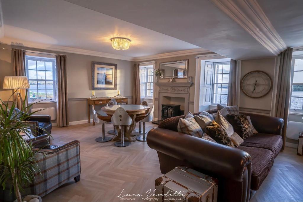 Findhorn House. Luxury waterfront retreat, the perfect getaway!