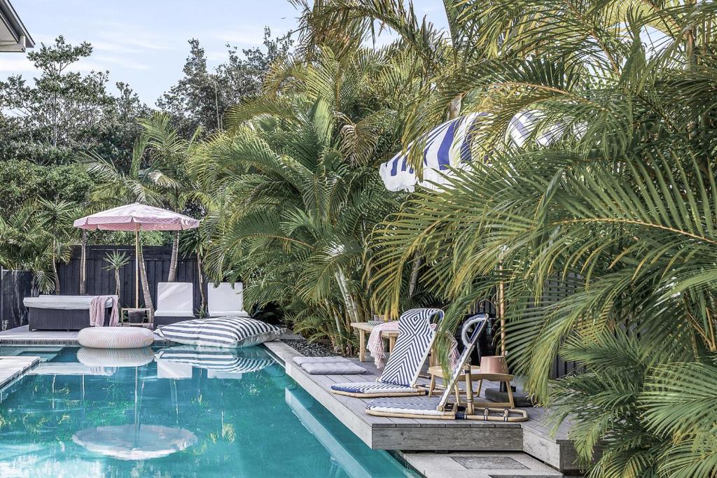 14m Mineral Pool + Paddle Boards + Creek Access photo 4