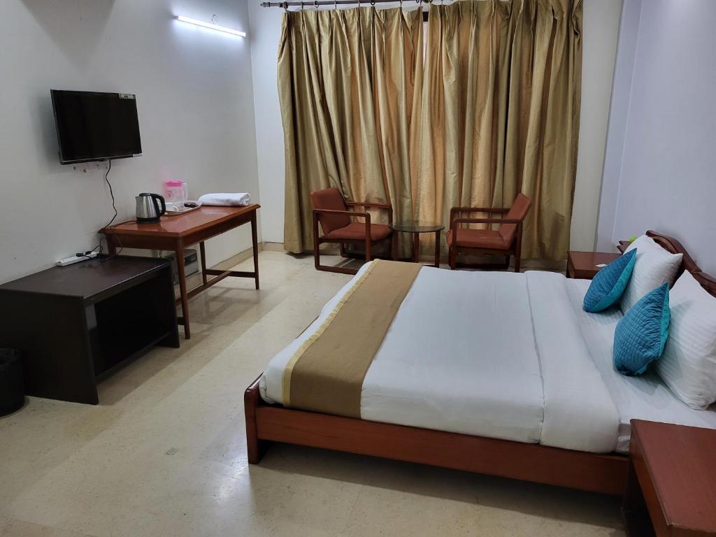 Manor Inn Suites Super Deluxe Room photo 3