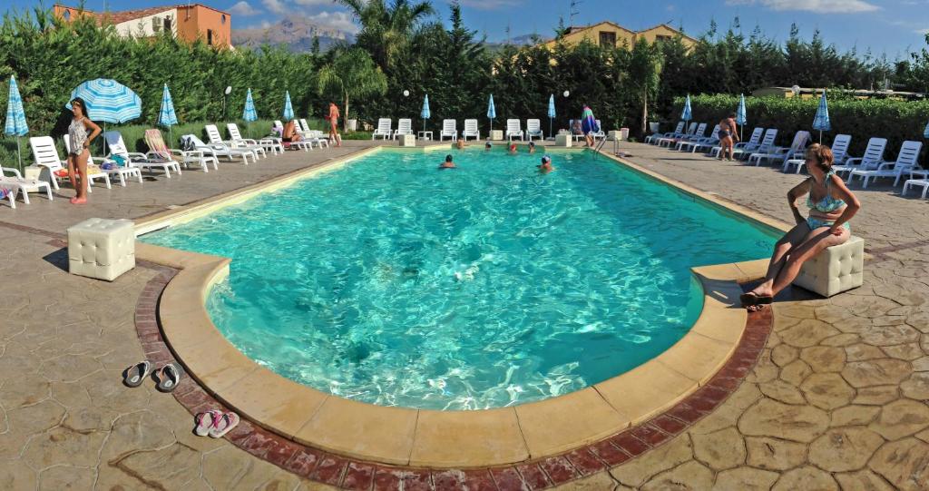 Villa indipendente le coccinelle beach mare piscina a 250 mt dal mare con servizio di piscina a 400 mt 12 k da Cefalu photo 1