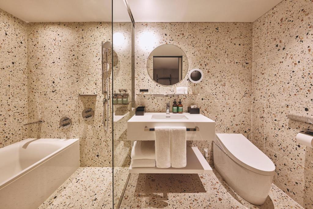 voco Osaka Central by IHG Room Type - Premium King Room