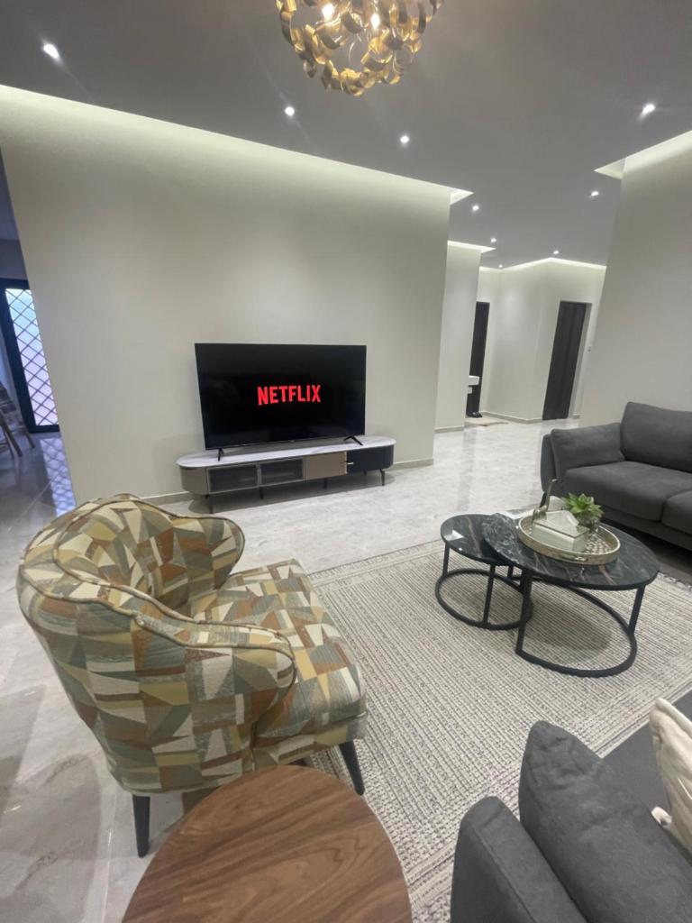 Luxury Apartment photo 2