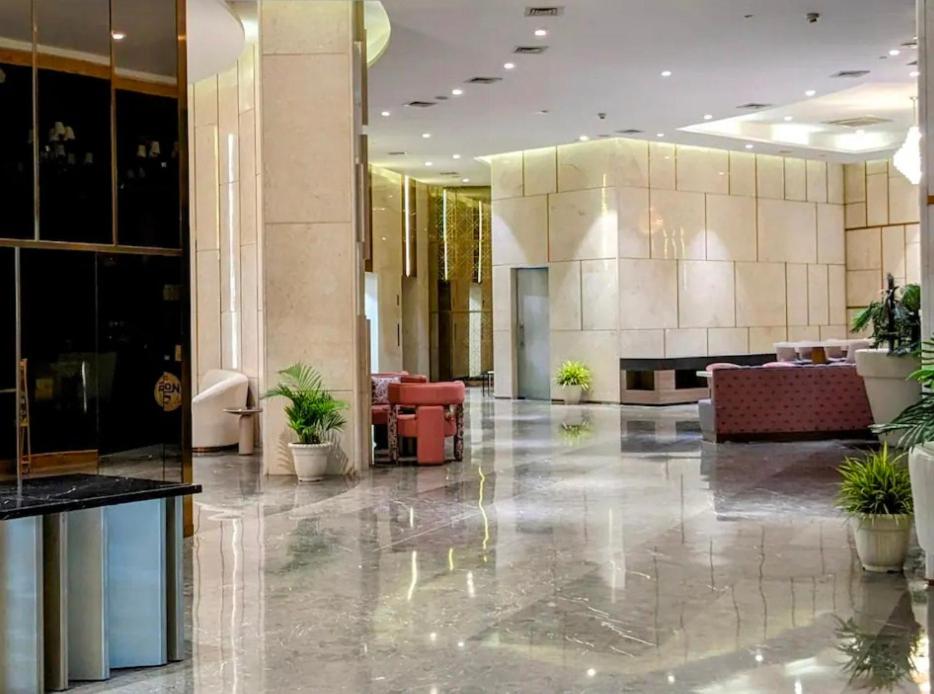 Luxury Stay with Stunning view at 36th Floor Noida photo 1