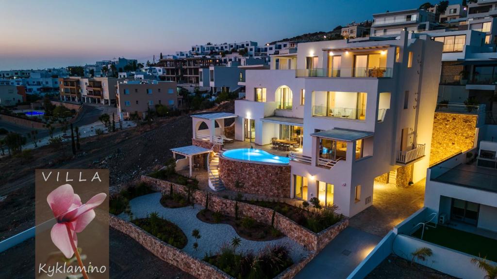 Villa Kyklamino - Unique Villa with stunning Seaview