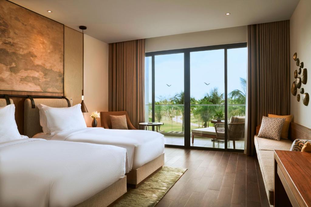 Mövenpick Resort Waverly Phu Quoc