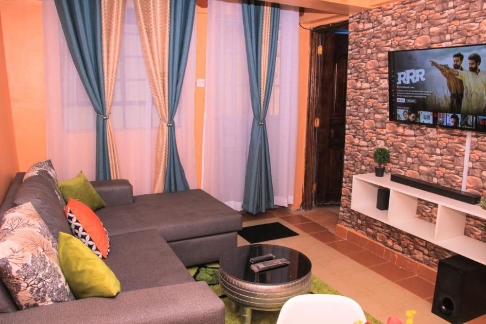 Cozy Homes 1 Bedroom House with WIFI and King Size Bed photo 3